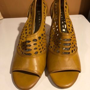 Tahari “Lilith” Open Toe Pumps